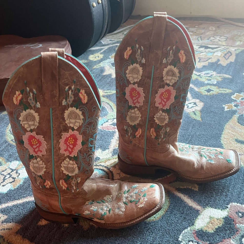 Macie Bean Rose Garden Square Toed Cowboy Boots Size 8.5